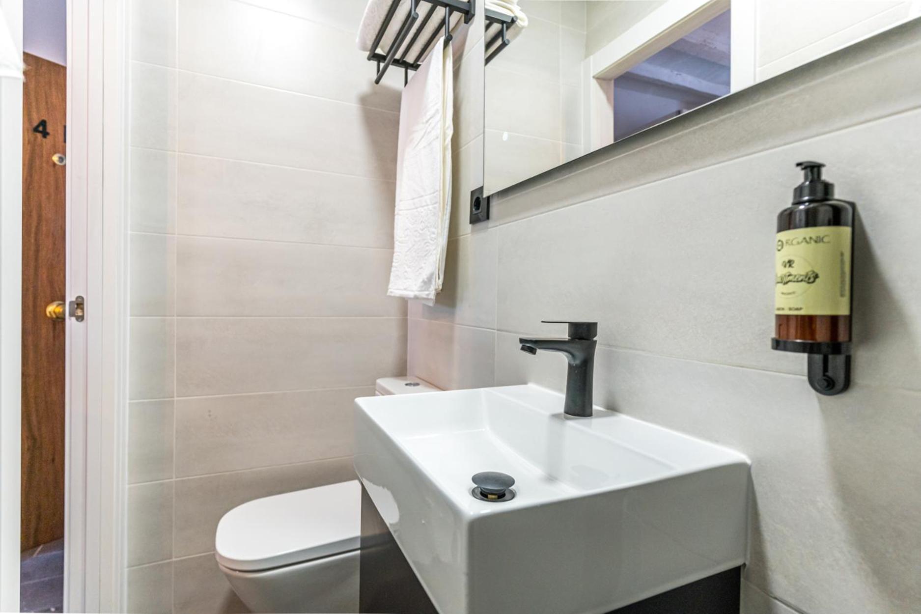 Vr Estudios Apartments Madrid Exterior photo
